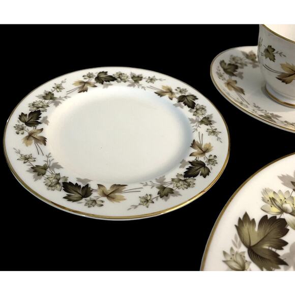 Royal Doulton 5Pc PLACE SETTING LARCHMONT Dinner Plate Salad Bread Cup & Saucer - Picture 5 of 10